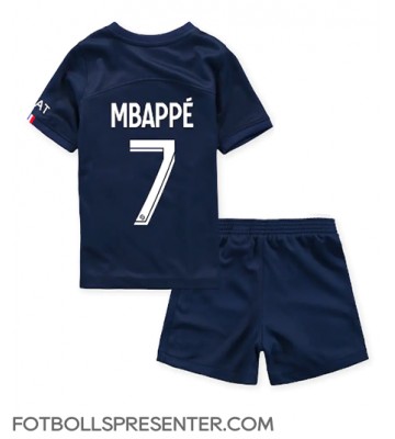 Paris Saint-Germain Kylian Mbappe #7 Hemmatröja Barn 2022-23 Kortärmad (+ korta byxor)